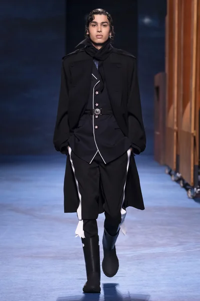 Look 2